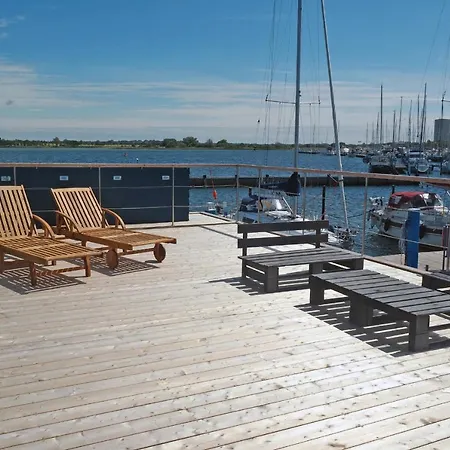 Kaddis Sundream - Stern Hausboot * Burgtiefe auf Fehmarn