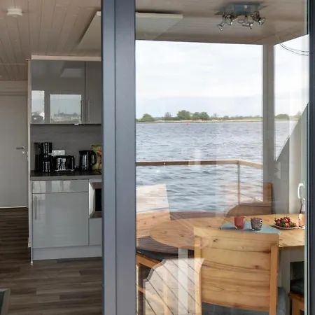 Kaddis Sundream - Stern Hausboot